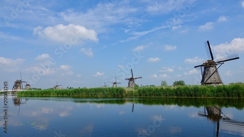 Windmühlen in den Niederlanden, Landschaft mit Windmühlen 