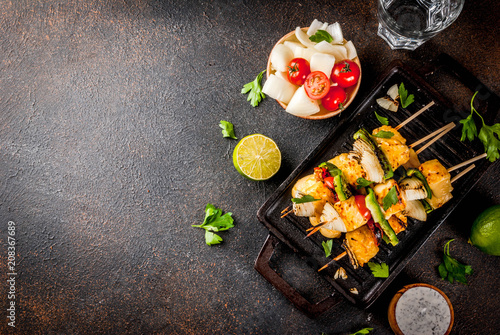 Tableau sur toile Vegan diet food, Grilled cheese and vegetables kebab, indian style Paneer Tikka,