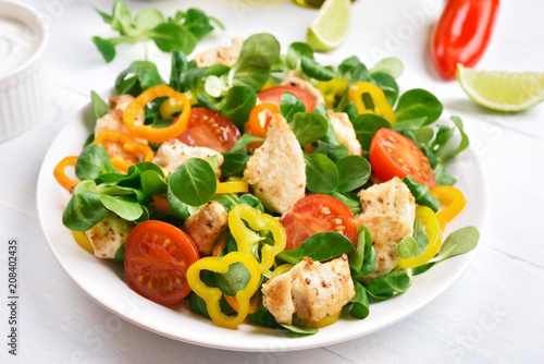 Chicken salad with vegetables