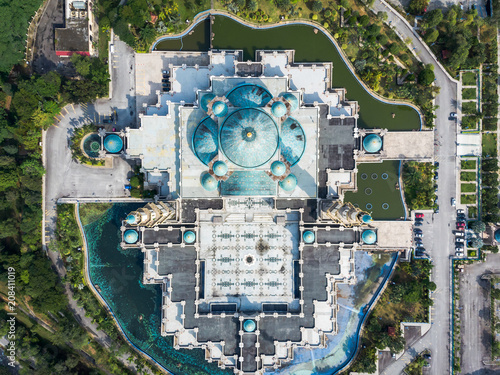 Canvas Print Top view of the Federal Territory Mosque Masjid Wilayah in Kuala Lumpur, Malaysia