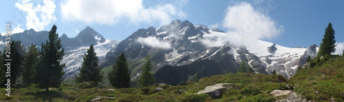 Alpy, Szwajcaria, Tour du Mont Blanc - na trasie z przełęczy Col de la Forclaz na przełęcz Col de Balme, panorama © Iwona