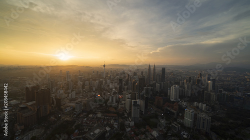 Canvas Print Dramatic cloud over the city of Kuala Lumpur