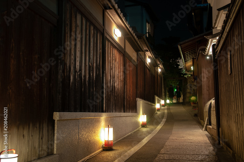京都　石畳通りのライトアップ © Yoshihiro Okamoto