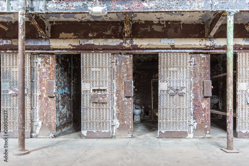 Quadro em tela Open cells in an abandoned prison