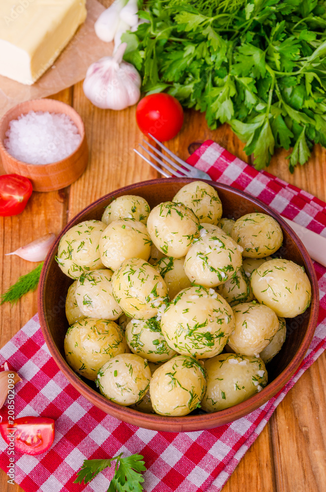 Boiled young potatoes with butter, dill and garlic Boiled young potatoes with butter, dill and garlic