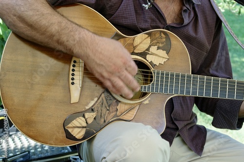Gitarre spielen