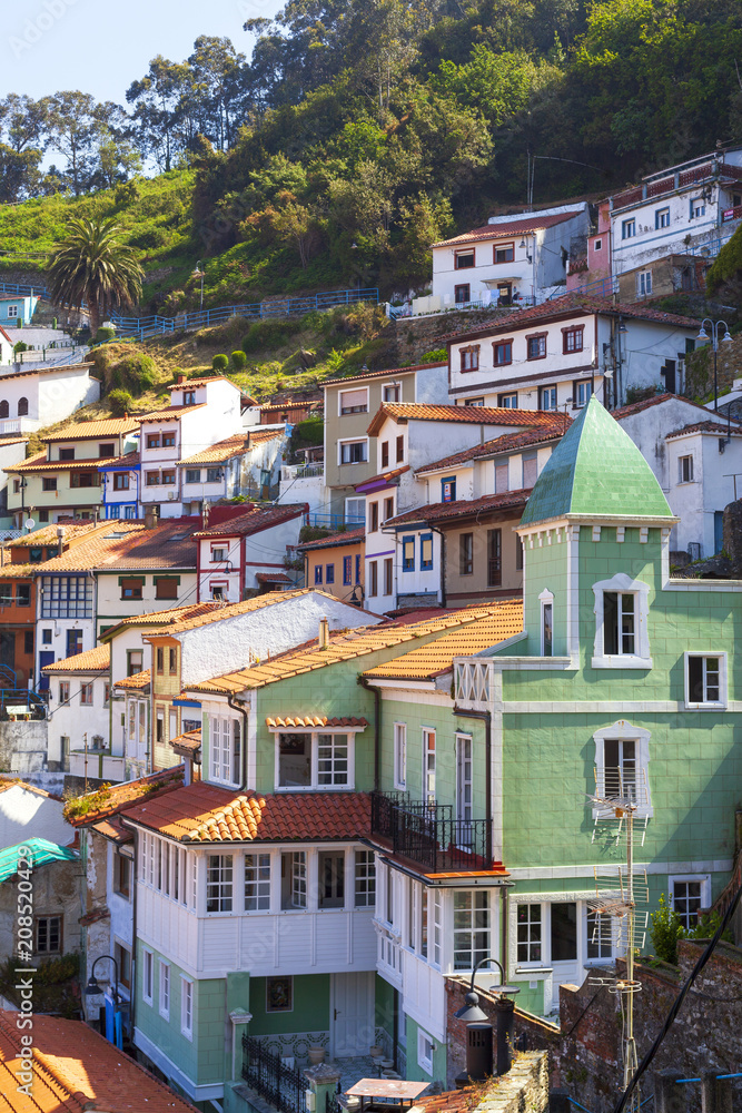 Vista del pueblo marinero Cudillero. Asturias
