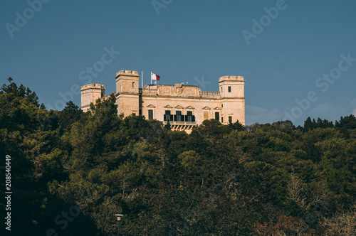 Fotografie View to Tal-Virtu Palazzo on the hill