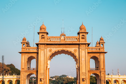 Obraz na płótnie Mysore Palace historical architecture in Mysore, India w salonie