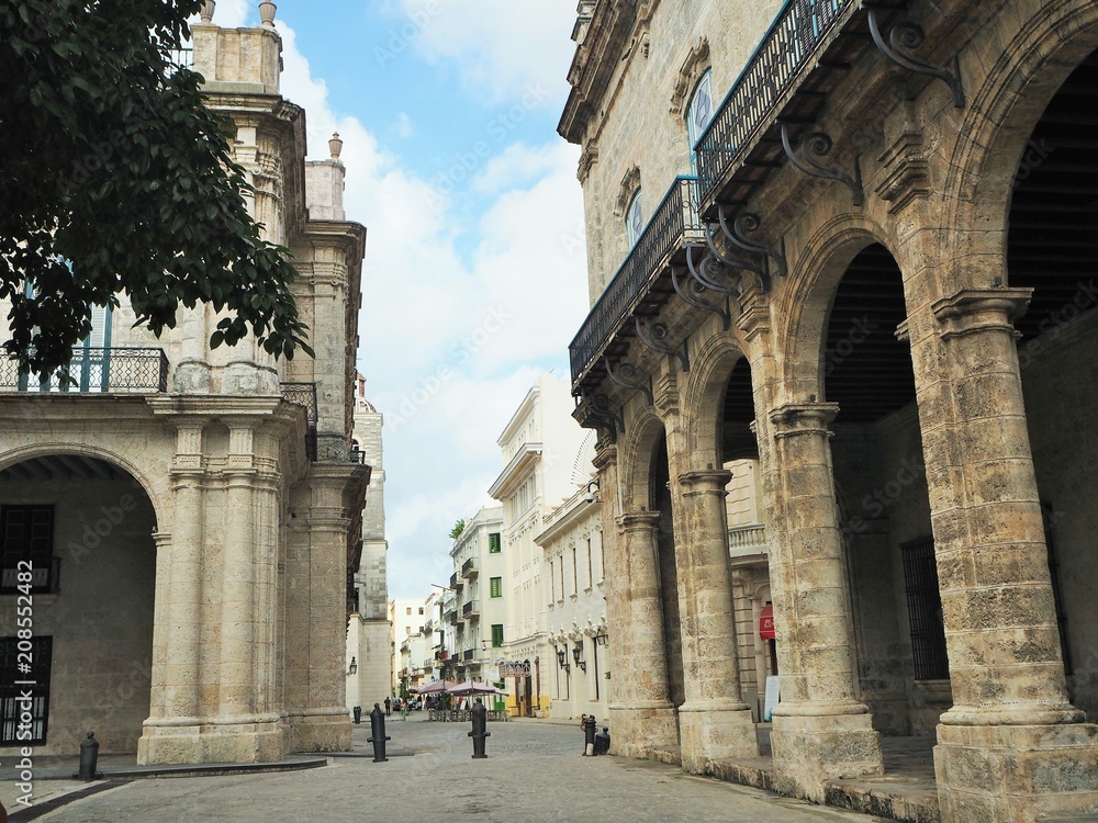 Obraz premium the old city in Havana