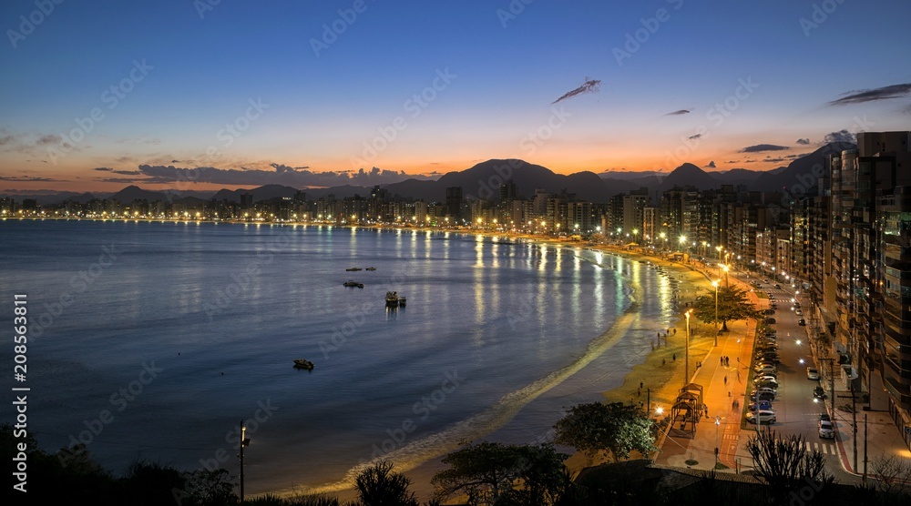 Obraz premium Dusk at Praia do Morro
