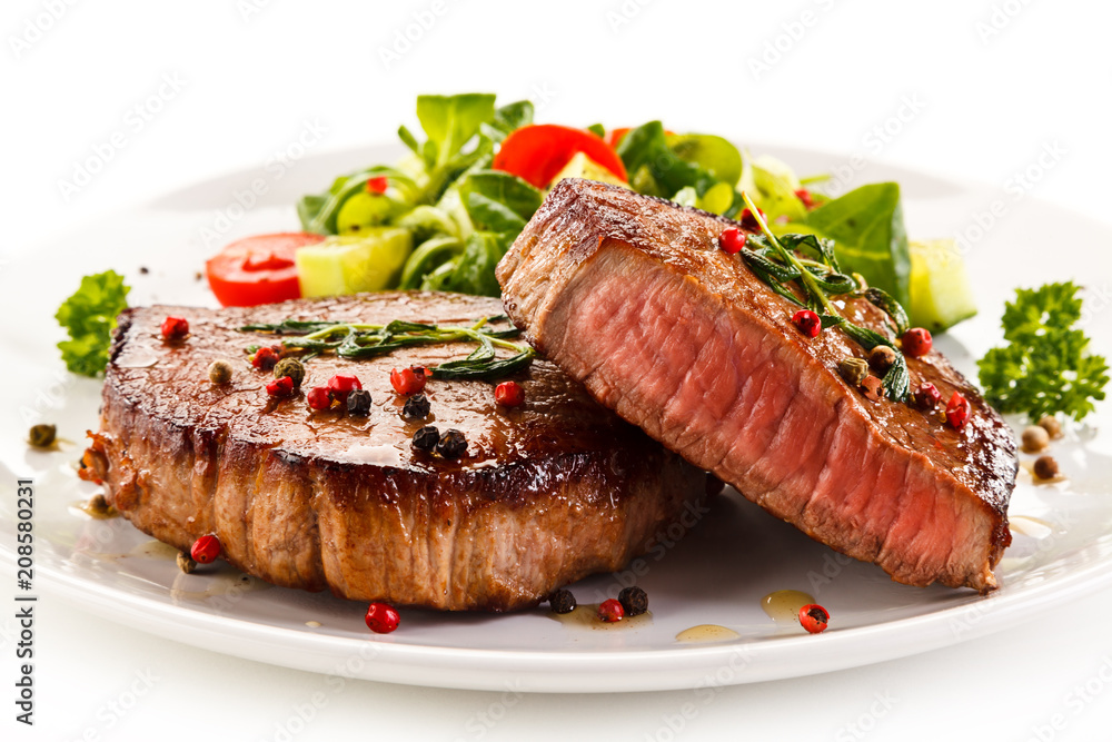 Grilled steak with vegetables