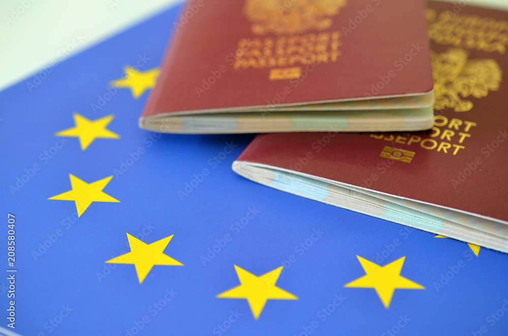 Dokumenty paszportowe i symbol UE Dokumenty paszportowe i symbol UE