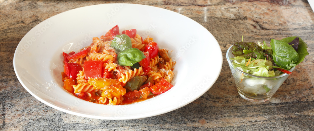 Spiralnudeln, Fusilli, gekoch Spiralnudeln, Fusilli, gekoch