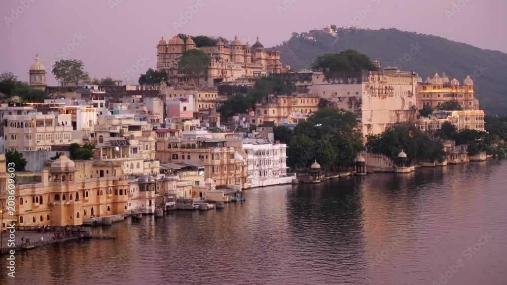 Lake Pichola and the City Palace in Udaipur, Rajasthan, India Lake Pichola and the City Palace in Udaipur, Rajasthan, India