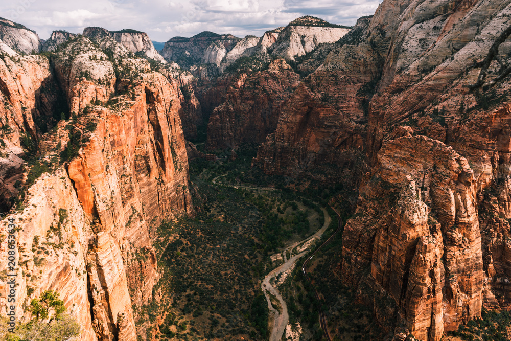 Zion national park: Scenic view of rock formations in Utah, USA