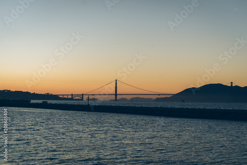 Fototapeta Naklejka Na Ścianę i Meble -  sunset on the golden gate bridge