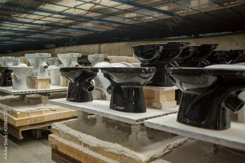 ceramic white toilet bowls in the factory