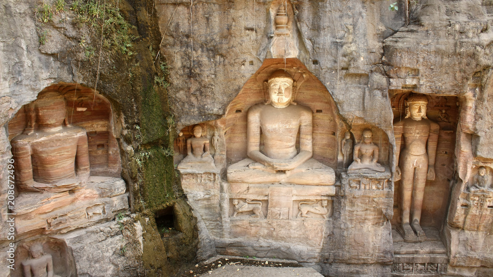 Estatuas Jainistas de Gopachal Parvat en el Fuerte de Gwalior, India