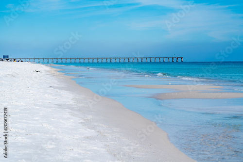 Fototapeta Naklejka Na Ścianę i Meble -  A cool winters day on Pensacola beach with the Gulf of Mexico calling your name.