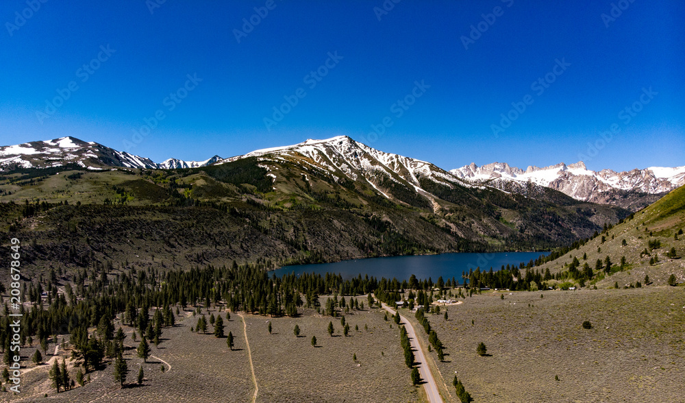 Naklejka premium Aerial view of lower Twin Lakes in the Eastern Sierras