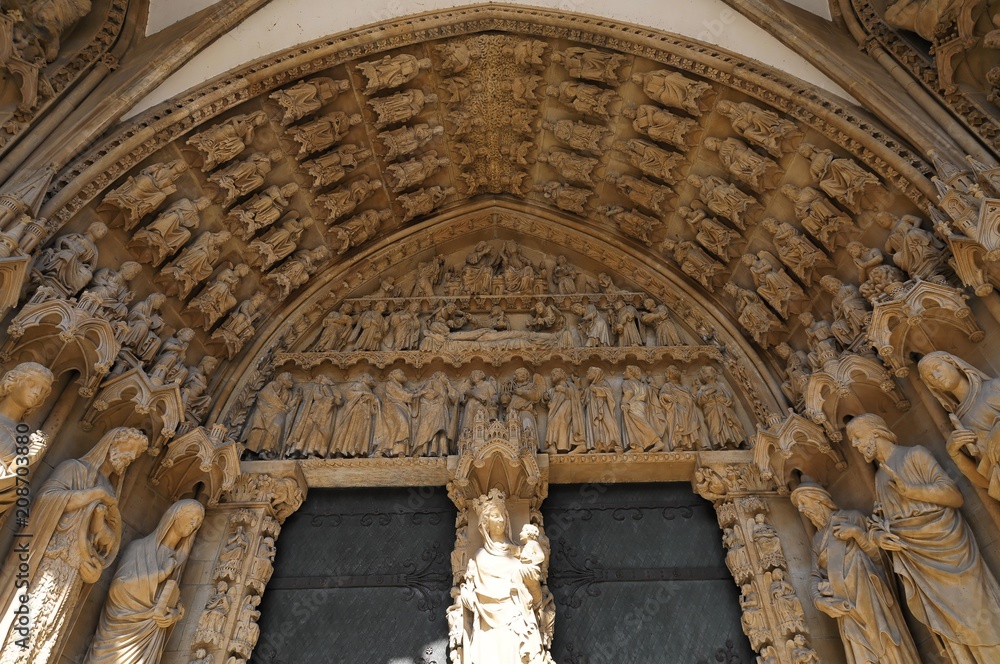 Kunstvolle Fassade der Kathedrale von Metz, Lothringen, Frankreich, Europa