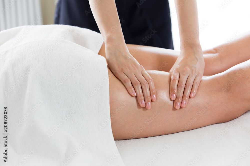 太もものマッサージ