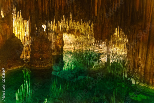 Papier peint Famous Cuevas del Drach in Mallorca Island, Spain