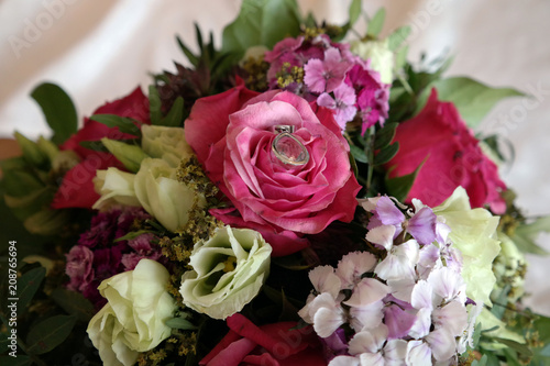 elegante Dekoration im Blumen-Bouquet f  r eine Hochzeit