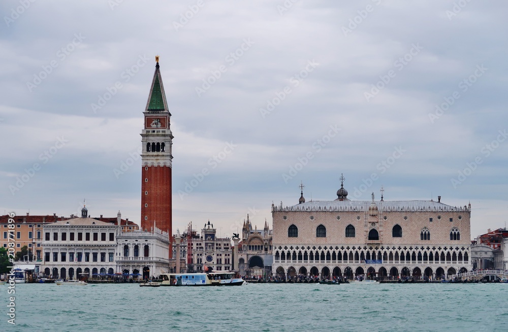 Venedig, Dogenpalast und Campanile