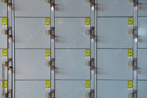 Many of lockers and keys are waitng users. photo