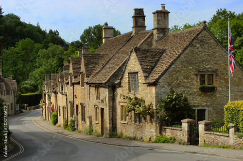 Canvas Print Charming cottages in Castle Combe, Cotswolds, Wiltshire