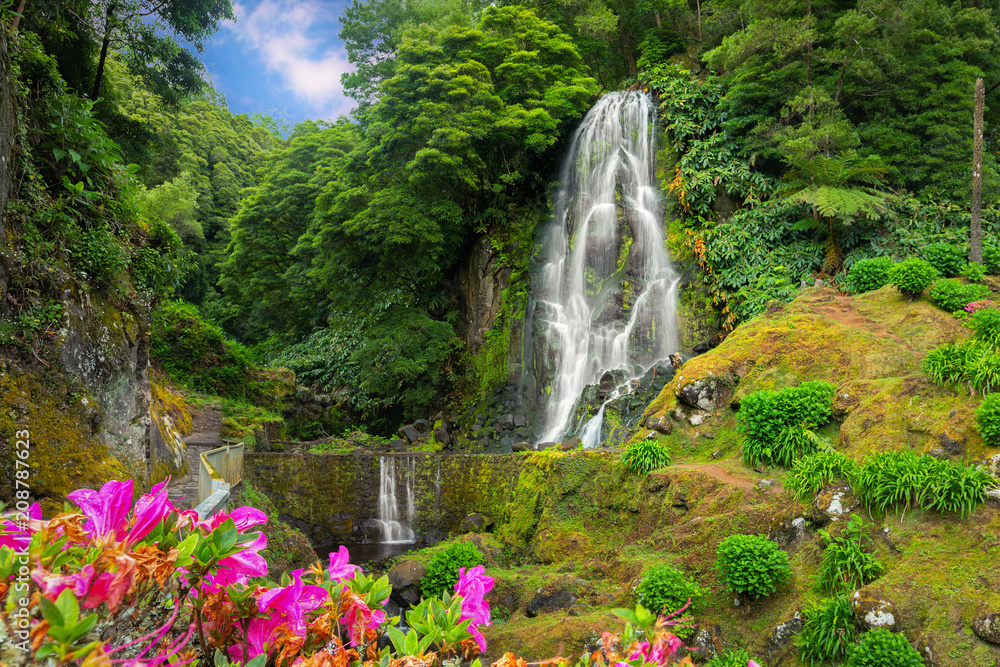 Obraz premium Veu da Noiva wodospad, Wyspa Sao Miguel, Azory, Portugalia