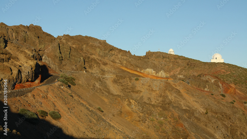Fototapeta premium Observatorio del Roque de Los Muchachos en la isla de La Palma, Tenerife, España