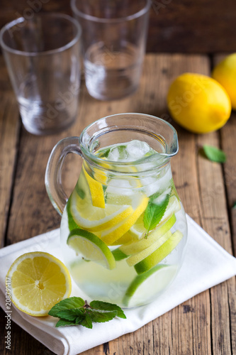 Fresh lemonade 
