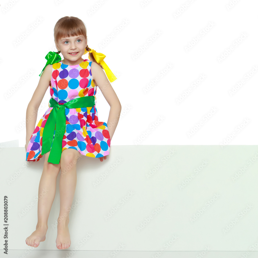 Girls looks because of the white obstacle. Girls looks because of the white obstacle.
