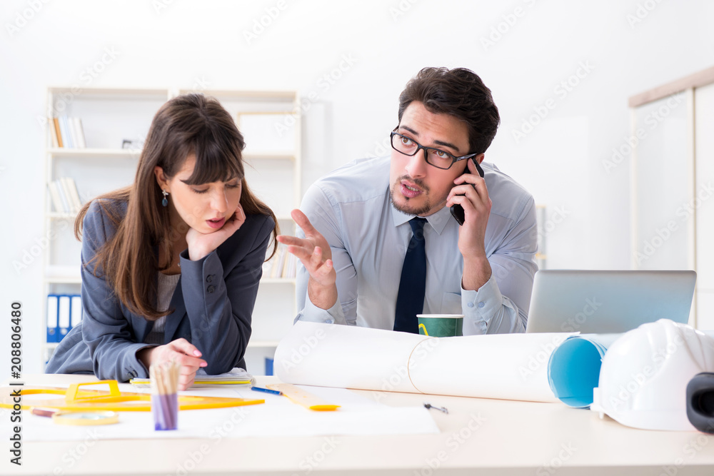 Obraz premium Engineers working on new project