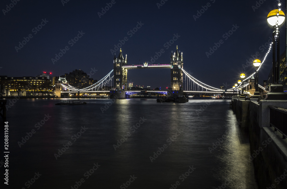 Obraz premium Wieża most