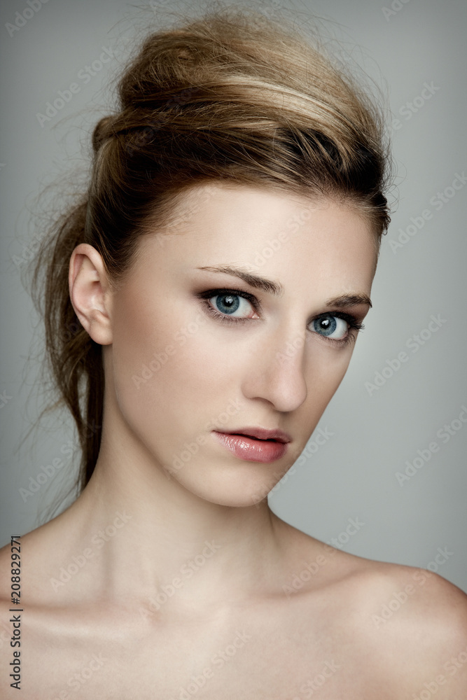 Model Beauty Pose Model Beauty Pose