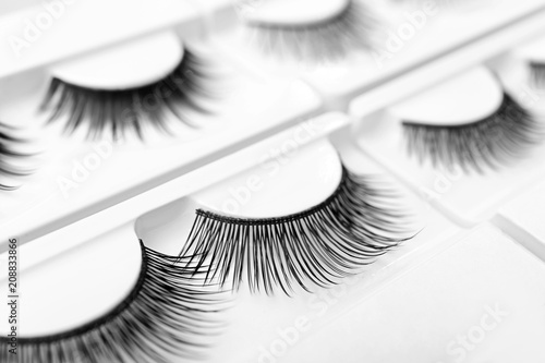Foto False eyelashes in pack, closeup