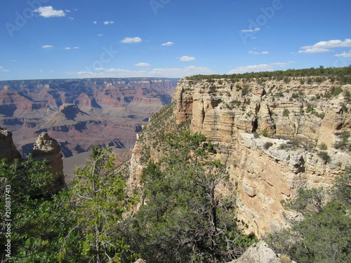 Picturesque view of the Grand Canyon on a sunny day, view from the South Rim Trail  © Isabel