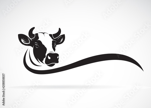Tableau sur toile Vector of cow head design on white background, Farm animals.