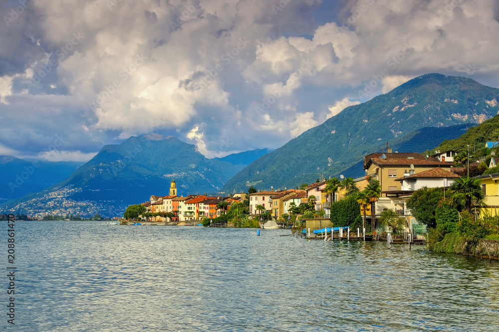 Brusino-Arsizio am Luganersee, Schweiz - Brusino-Arsizio on Lake Lugano