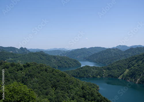 夏の田子倉湖