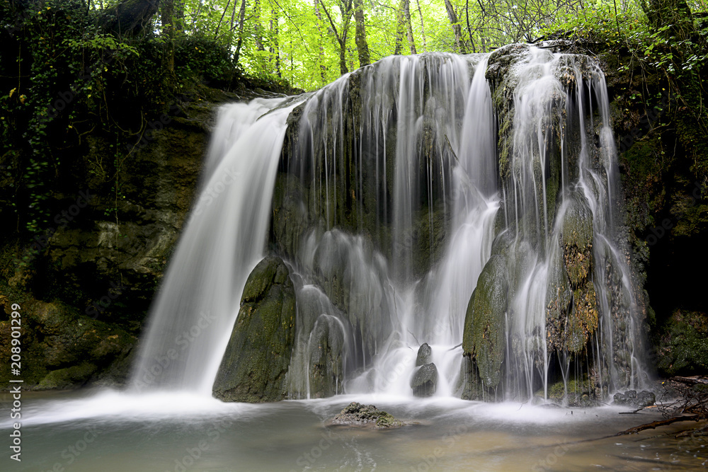 Obraz premium Cascada en Altube - 28