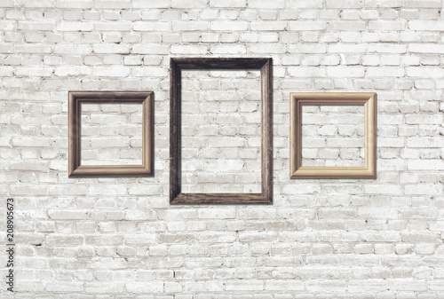 frames on wall © vlntn