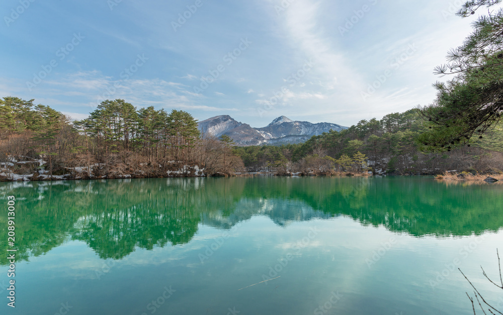 Fototapeta premium 五色沼と磐梯山