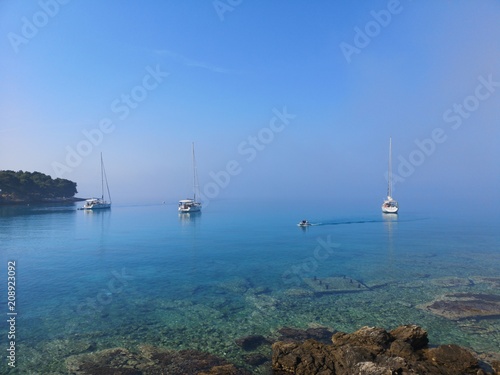 die Insel Murter in Dalmatien am Morgen mit Slanica Beach und Podvrske, Murter Stadt und Betina