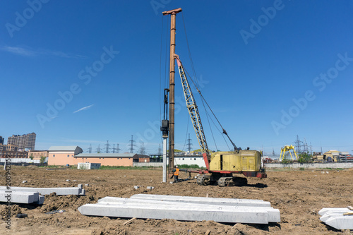 stilt piling machine