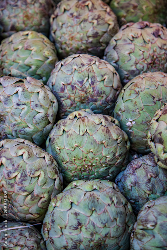 Fototapeta premium full frame image of pile of artichokes